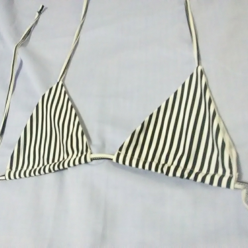 Bikini - Picture 4 of 5
